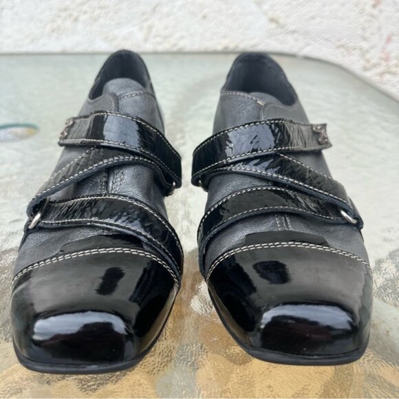 Un Tour En Ville Black Patent and Metallic Grey Leather Square Toe Slip On Shoes - Picture 3 of 12